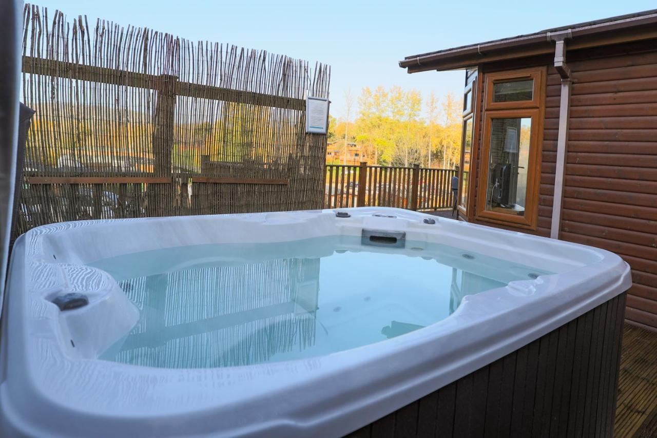 Devon Bliss - Pool View - In Devon *
